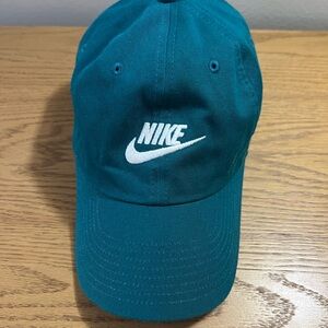 Nike Heritage Teal hat size small/medium